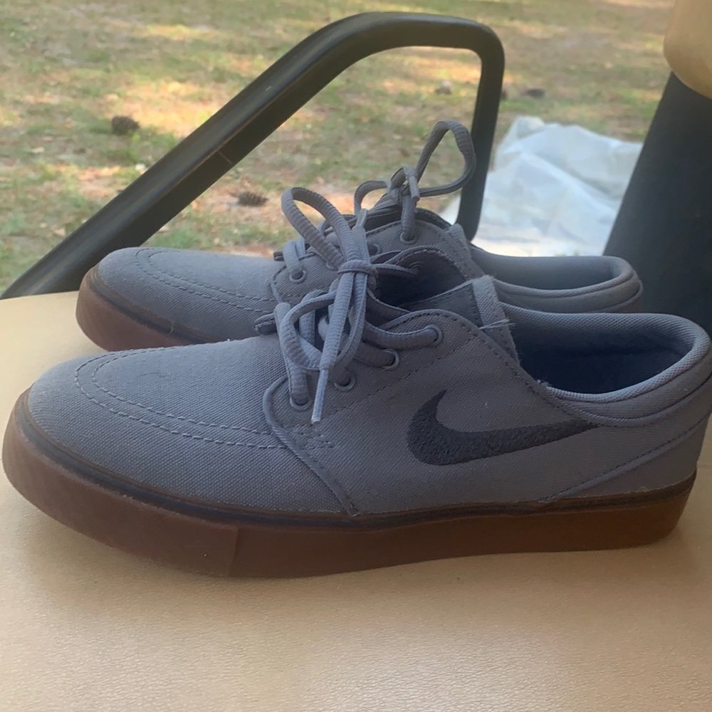 Nike youth shoes